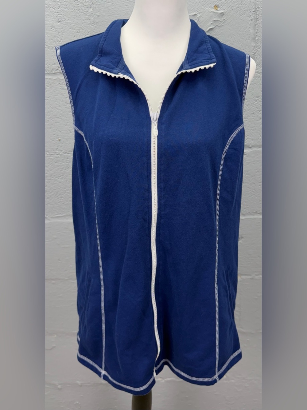 Quacker Factory Women's Rhinestone Full Zip Vest With Pockets Size Large